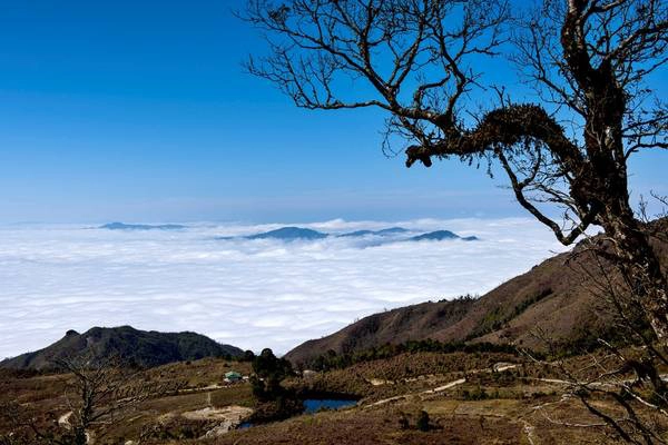 Săn biển mây bồng bềnh ở ‘núi 9 tầng thang’