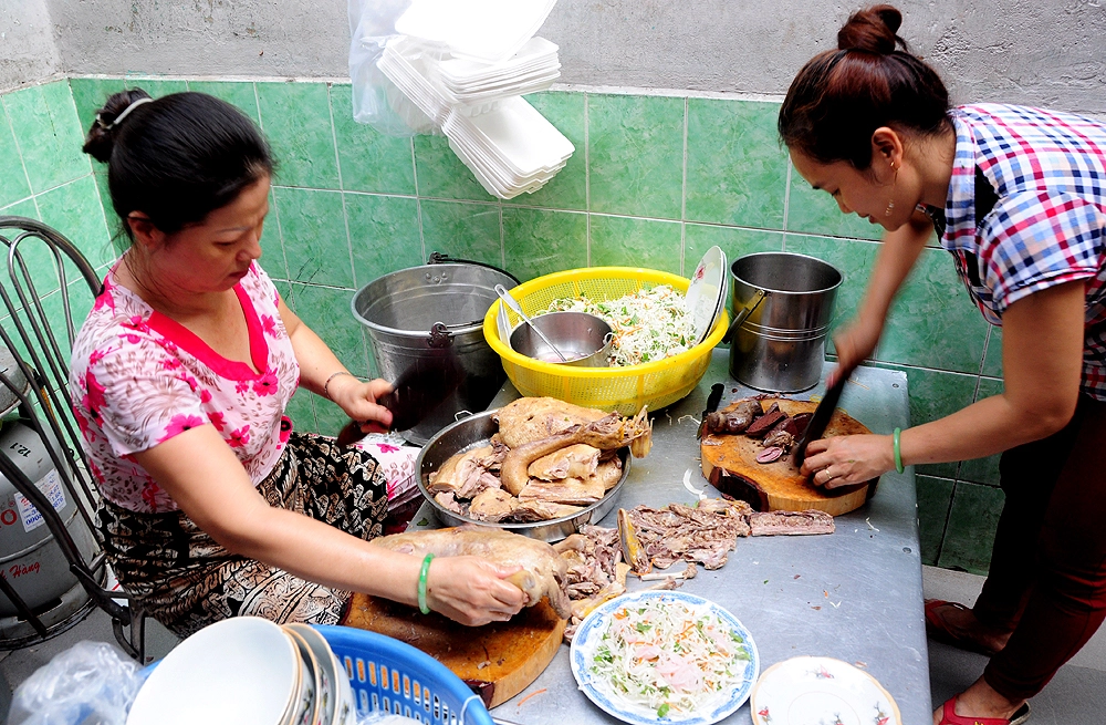 Săn lùng 5 quán ăn Sài Gòn mang “hương vị tuổi thơ” trên 50 năm