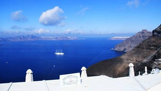 Santorini - nơi trải nghiệm biển xanh thực sự