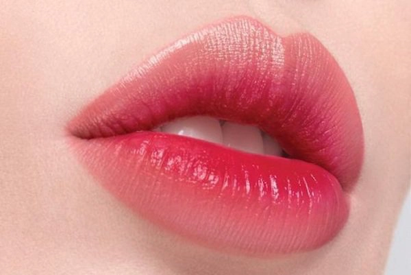 Sau xăm môi nên ăn gì để lên màu đẹp?
