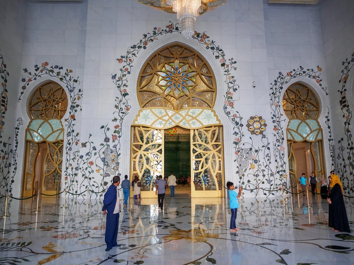 Sheikh Zayed - Thánh đường trắng tuyệt đẹp ở Abu Dhabi