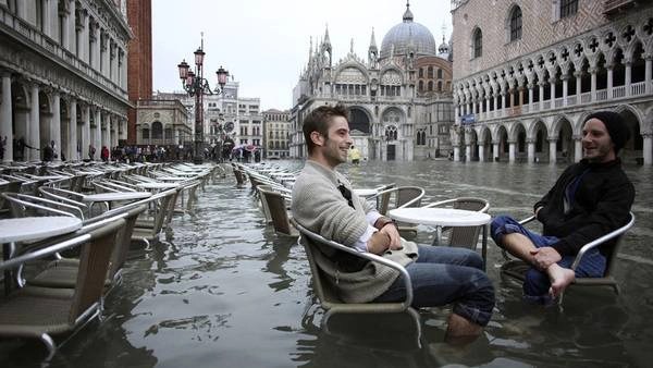 Sống chung nước lũ ở Venice