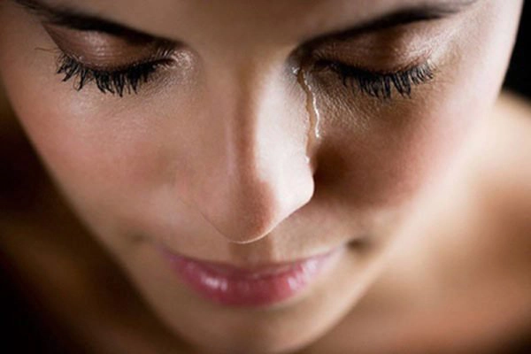 Tái tạo lệ quản đứt do chấn thương