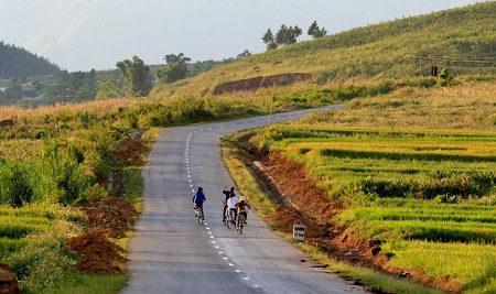 Tân Uyên (Lai Châu) – 27 km