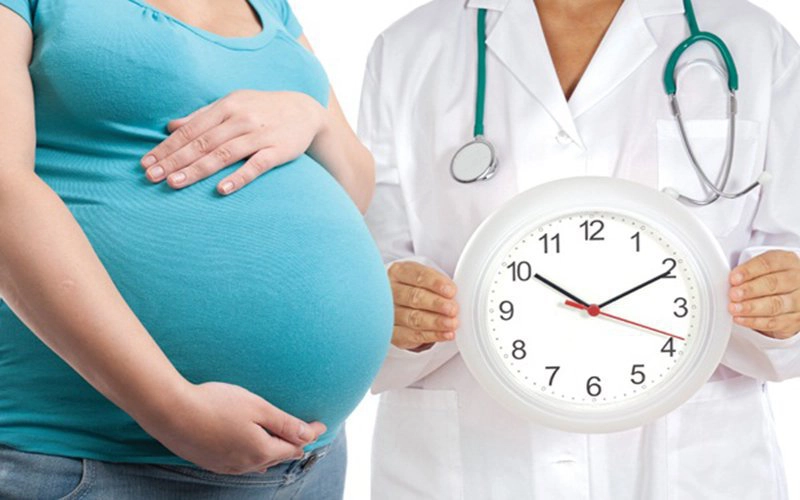 Thai 40 tuần chưa chuyển dạ có nên mổ?