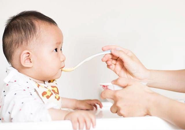 Thực đơn ăn dặm truyền thống cho bé 6 - 7 tháng