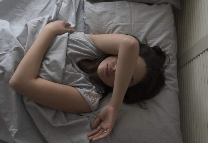 Thường xuyên bị bóng đè cần khắc phục thế nào?