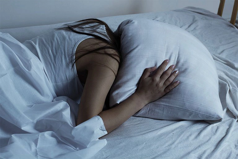Thường xuyên mất ngủ kèm chóng mặt có sao không?