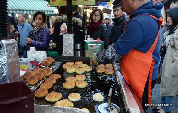 Tiệm bánh rán bình dân khách xếp hàng nườm nượp ở Seoul