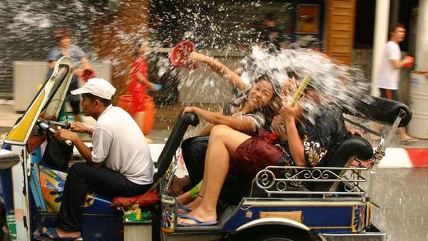 Toàn cảnh lễ hội té nước Songkran 2013 ở Thái Lan