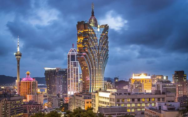 Top 10 khách sạn cao ‘chọc trời’ nhất thế giới