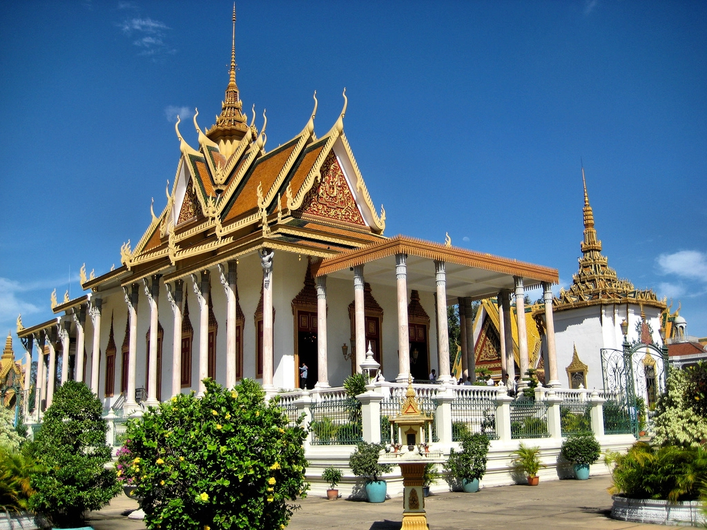 Tour Campuchia 4N3Đ: Khám phá công trình tôn giáo lớn nhất thế giới