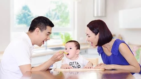 Trẻ 2-4 tuổi kén ăn: Phải làm thế nào?