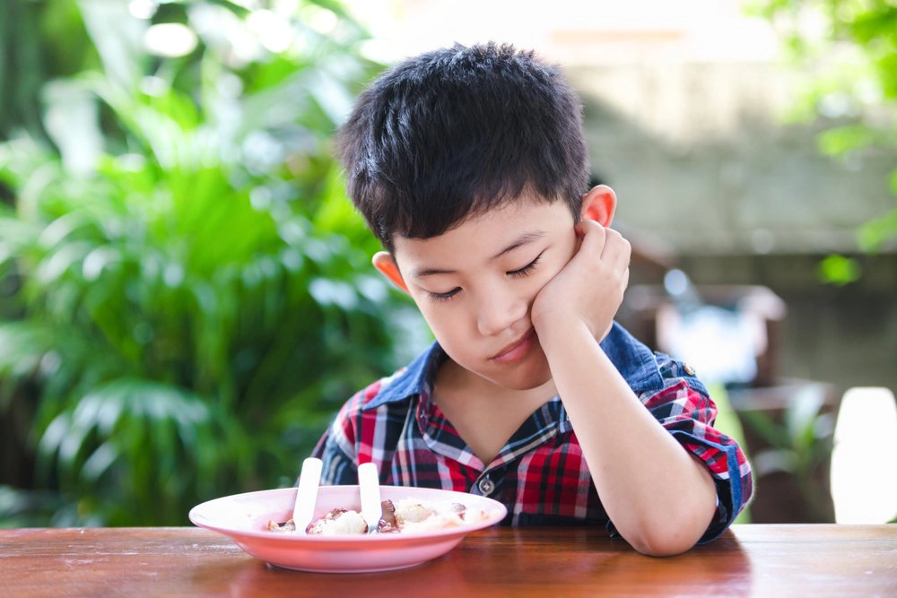 Trẻ tự dưng biếng ăn, vì sao?