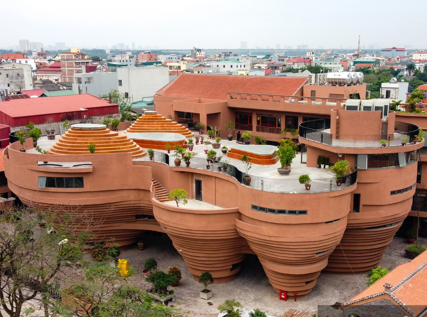 Trung tâm Tinh hoa Làng nghề Việt – công trình có kiến trúc độc lạ ở Việt Nam