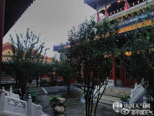 Tử Cấm Thành hoàn toàn khô ráo khi Bắc Kinh ngập lụt
