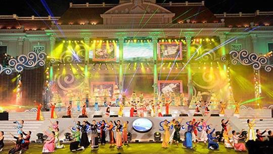 Tưng bừng khai mạc Festival Biển Nha Trang 2013