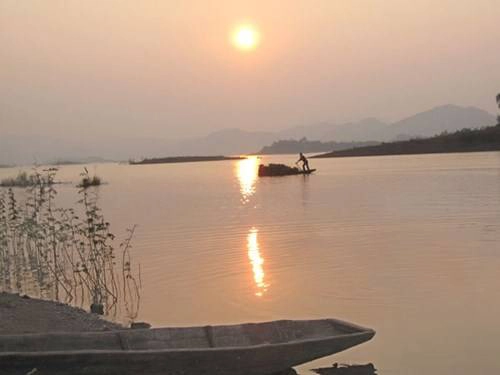 Vẻ đẹp miền sóng nước Cấm Sơn