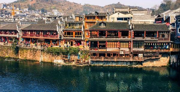 Vẻ quyến rũ của Phượng Hoàng cổ trấn