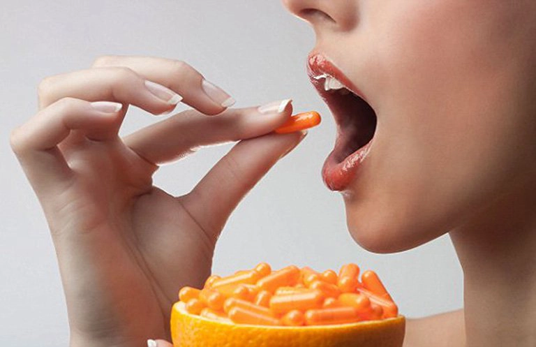 Vì sao uống vitamin C có thể gây mất ngủ?