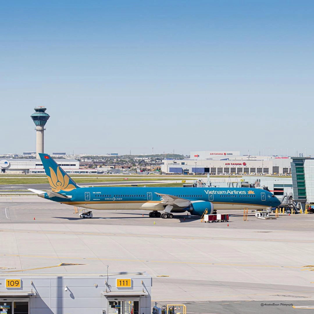 Vietnam Airlines mở bán vé chặng Sài Gòn đi Hà Nội và Chu Lai chỉ từ 99k